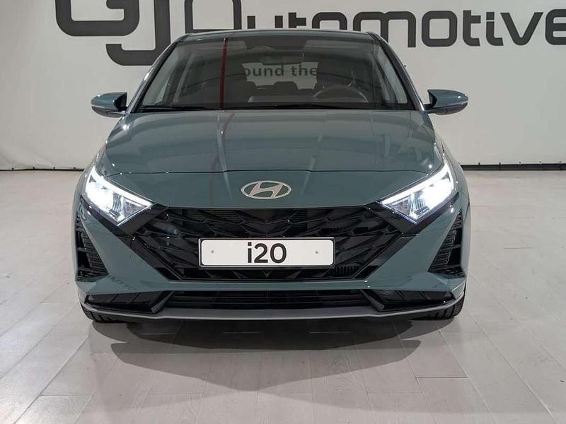 Usado Hyundai i20 101 CV (74 kW) 2025 Verde Utilitario