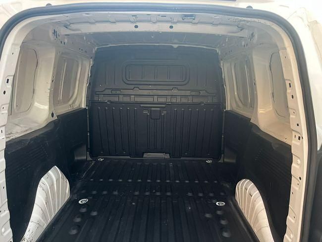 Usado Citroën Berlingo 100 CV (73 kW) 2019 Blanco Monovolumen