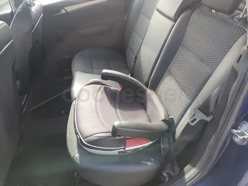 Usado Mercedes B180 109 CV (80 kW) 2008 Azul Monovolumen