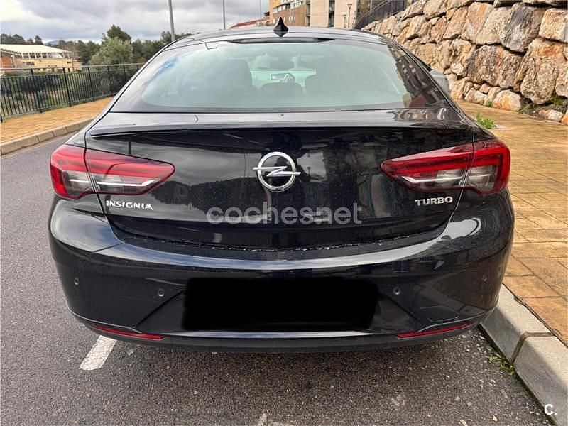 Usado Opel Insignia Excellence 140 CV (102 kW) 2017 Negro Berlina