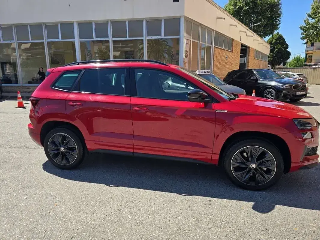 Usado Skoda Karoq SportLine 150 CV (110 kW) 2022 Rojo SUV