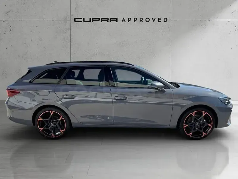 Usado Cupra Leon 204 CV (150 kW) 2025 Gris / plata Familiar