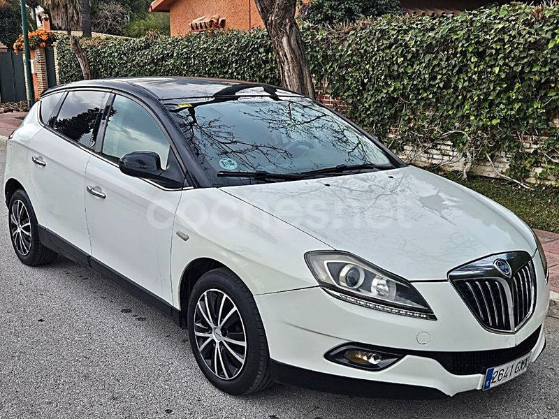 Blanco Usado 2010 Lancia Delta Utilitario | 4500 € - Imagen 1/4