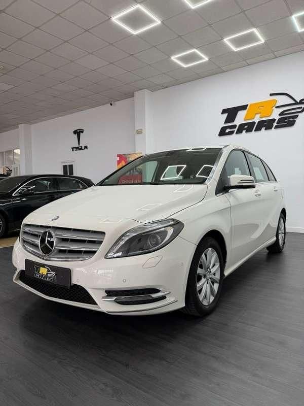 Usado Mercedes B180 109 CV (80 kW) 2014 Blanco Monovolumen