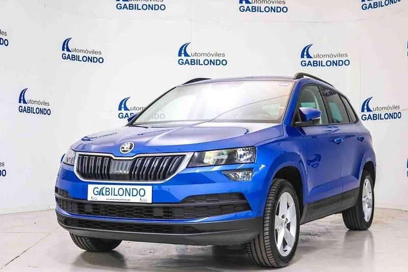 Usado Skoda Karoq Ambition 151 CV (111 kW) 2020 Azul SUV
