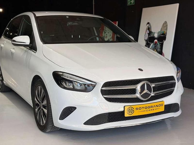 Usado Mercedes B200 150 CV (110 kW) 2022 Blanco Monovolumen