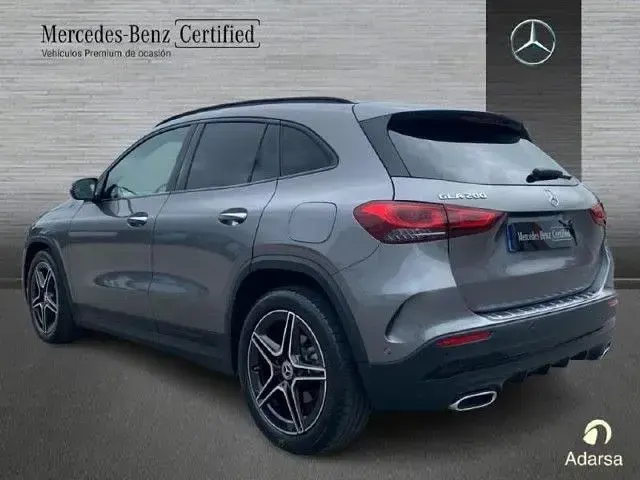 Usado Mercedes GLA200 163 CV (119 kW) 2022 Gris montaña SUV