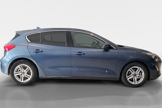 Usado Ford Focus Trend 125 CV (91 kW) 2019 Gris Berlina