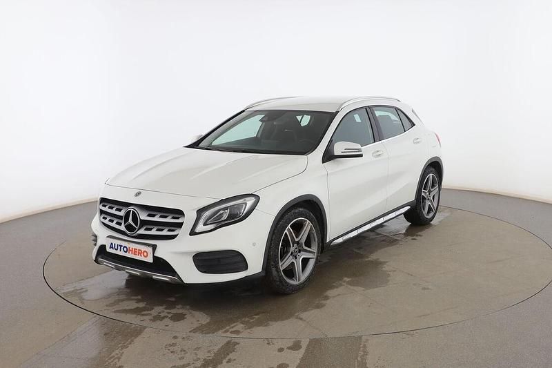 Blanco Usado 2018 Mercedes GLA220 AMG line SUV | 25.399 € (Precio justo) - Imagen 1/3