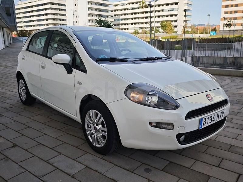 Usado Fiat Punto Pop 69 CV (50 kW) 2014 Blanco Utilitario