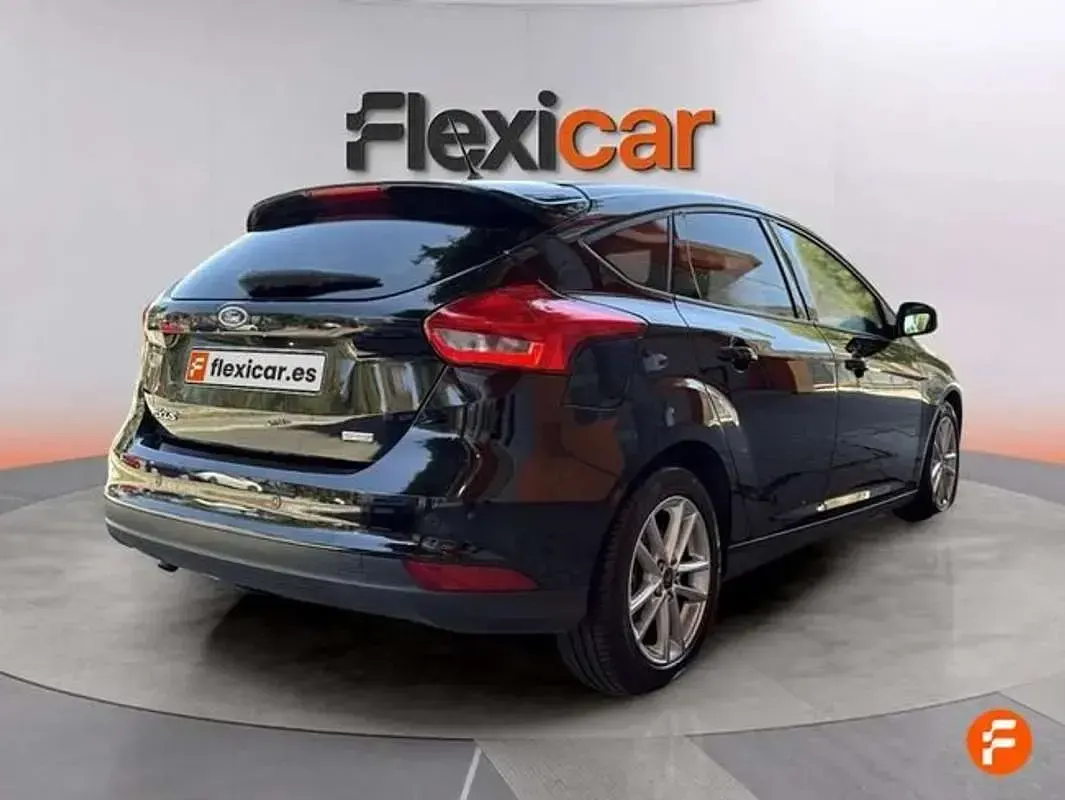 Usado Ford Focus Business Edition 125 CV (91 kW) 2017 Negro Utilitario