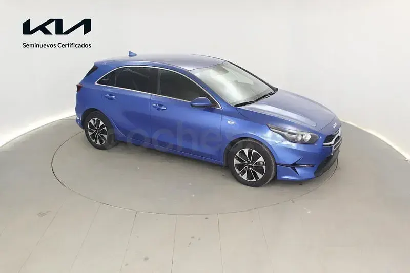 Usado Kia Ceed 100 CV (73 kW) 2025 Azul Utilitario