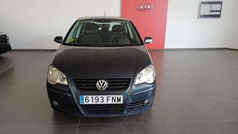 Usado VW Polo Highline 79 CV (58 kW) 2007 Gris Utilitario