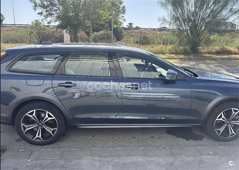 Usado Volvo V90 CC Core 197 CV (144 kW) 2021 Azul Familiar