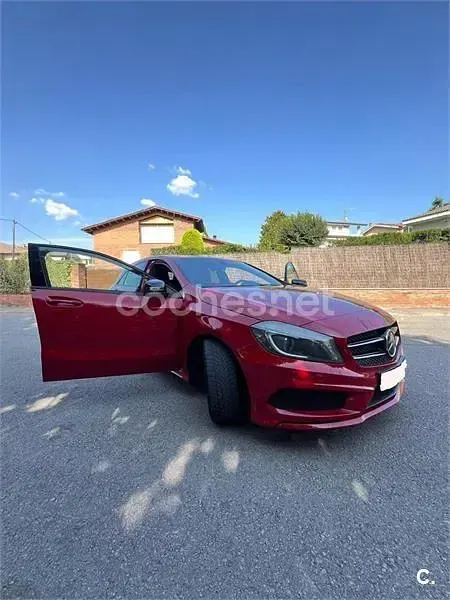Usado Mercedes A180 AMG line 122 CV (89 kW) 2014 Rojo Utilitario