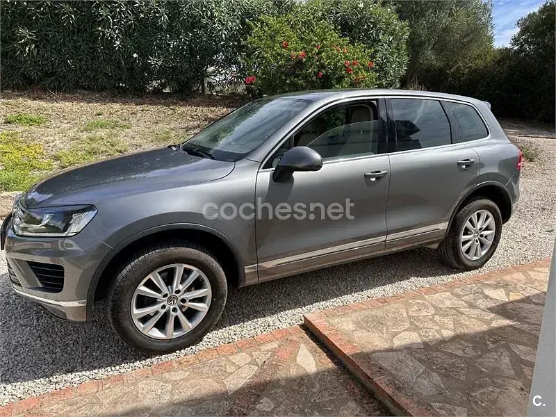 Usado VW Touareg 262 CV (192 kW) 2016 Gris / plata SUV