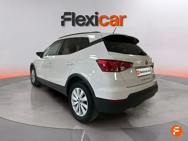 Usado Seat Arona Style 95 CV (69 kW) 2019 Blanco SUV