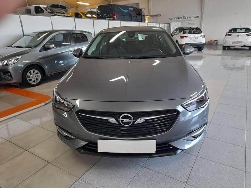 Usado Opel Insignia Selective 140 CV (102 kW) 2016 Gris Berlina