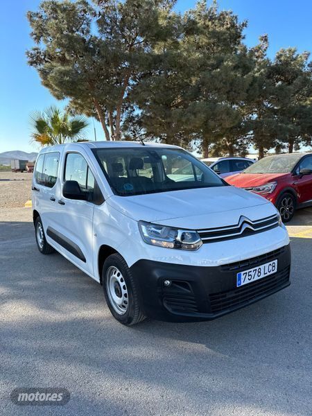 Usado Citroën Berlingo Live 102 CV (75 kW) 2019 Blanco Monovolumen