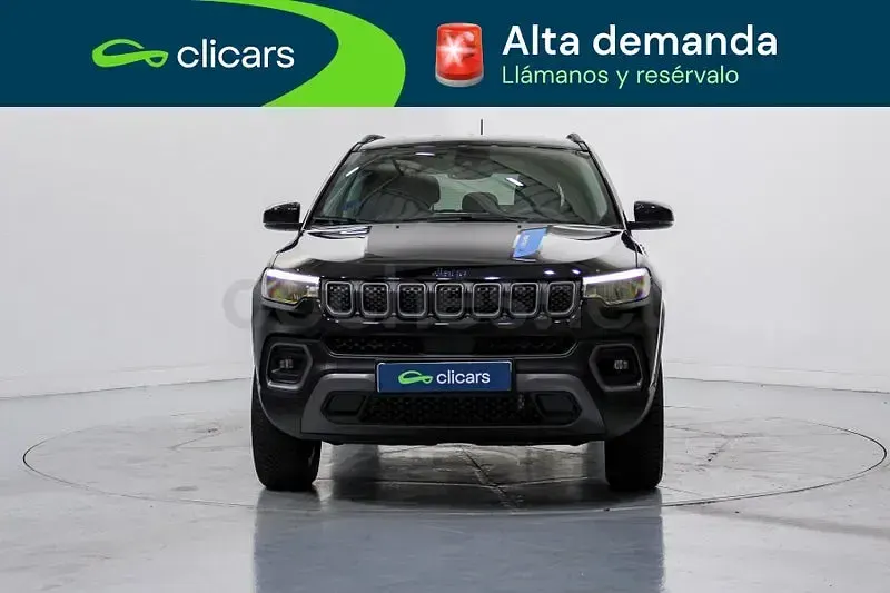 Usado Jeep Compass Trailhawk 240 CV (176 kW) 2024 Negro SUV