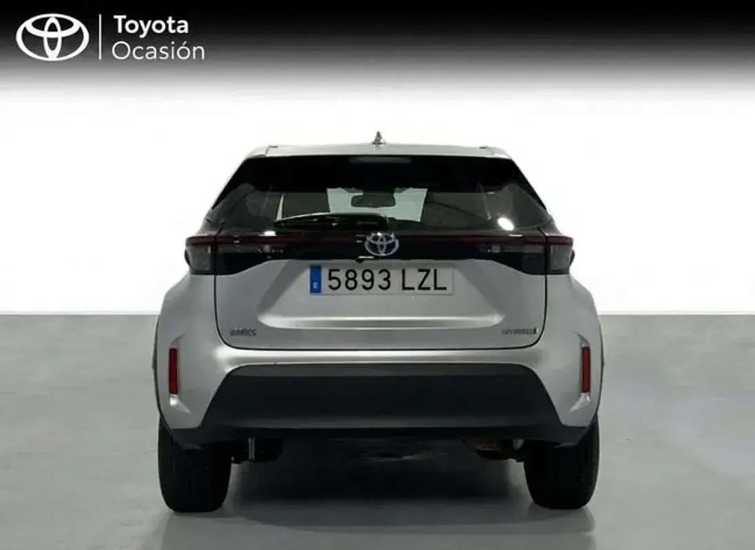 Usado Toyota Yaris Cross Active 116 CV (85 kW) 2022 Gris SUV