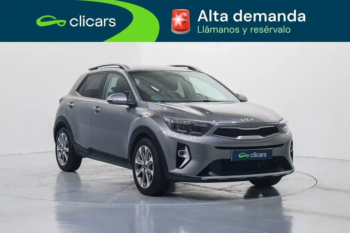 Usado Kia Stonic Style 100 HP (73 kW) 2024 Cinzento SUV