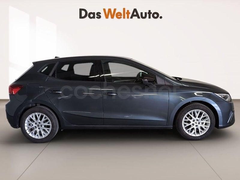 Usado Seat Ibiza FR 115 CV (84 kW) 2025 Gris Utilitario