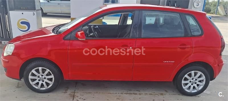 Usado VW Polo United 70 CV (51 kW) 2008 Rojo Utilitario