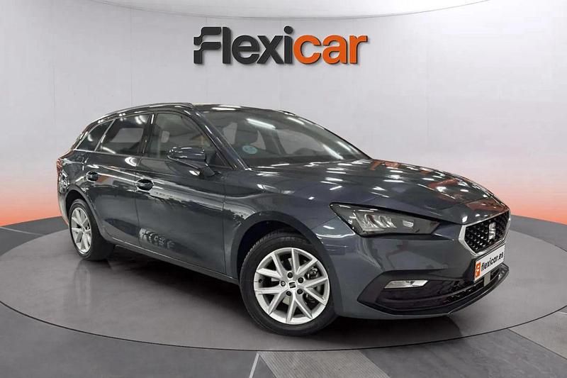 Gris Usado 2023 Seat Leon Style Berlina | 15.490 € (Buen precio) - Imagen 1/4