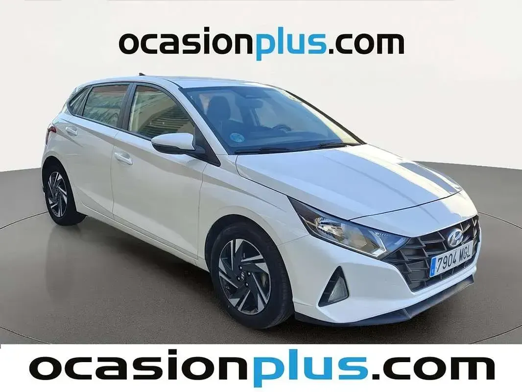 Usado Hyundai i20 84 CV (61 kW) 2023 Blanco Utilitario