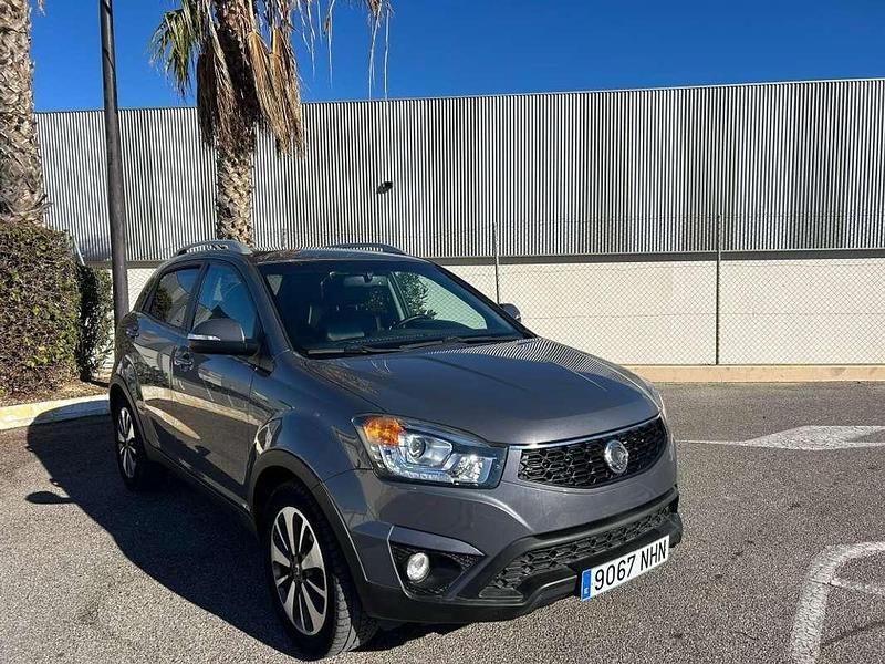 Gris Usado 2015 Ssangyong (KGM) Korando SUV | 9850 € (Buen precio) - Imagen 1/4