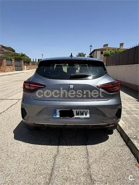 Usado Mitsubishi Colt 90 CV (66 kW) 2024 Gris / plata Utilitario