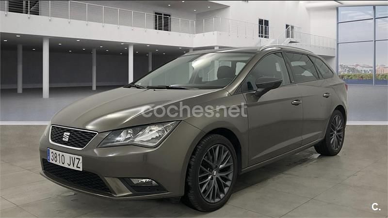 Usado Seat Leon ST CONNECT 115 CV (84 kW) 2017 Beige Familiar