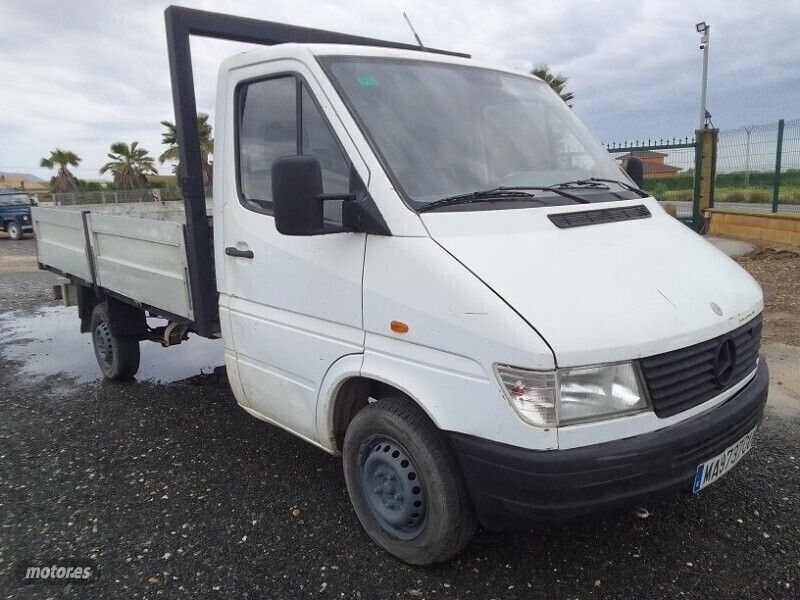 Usado Mercedes Sprinter 80 CV (58 kW) 1998 Blanco Van