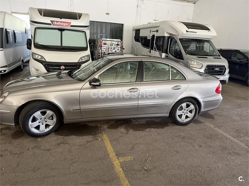 Usado Mercedes E200 Elegance 163 CV (119 kW) 2004 Gris / plata Berlina
