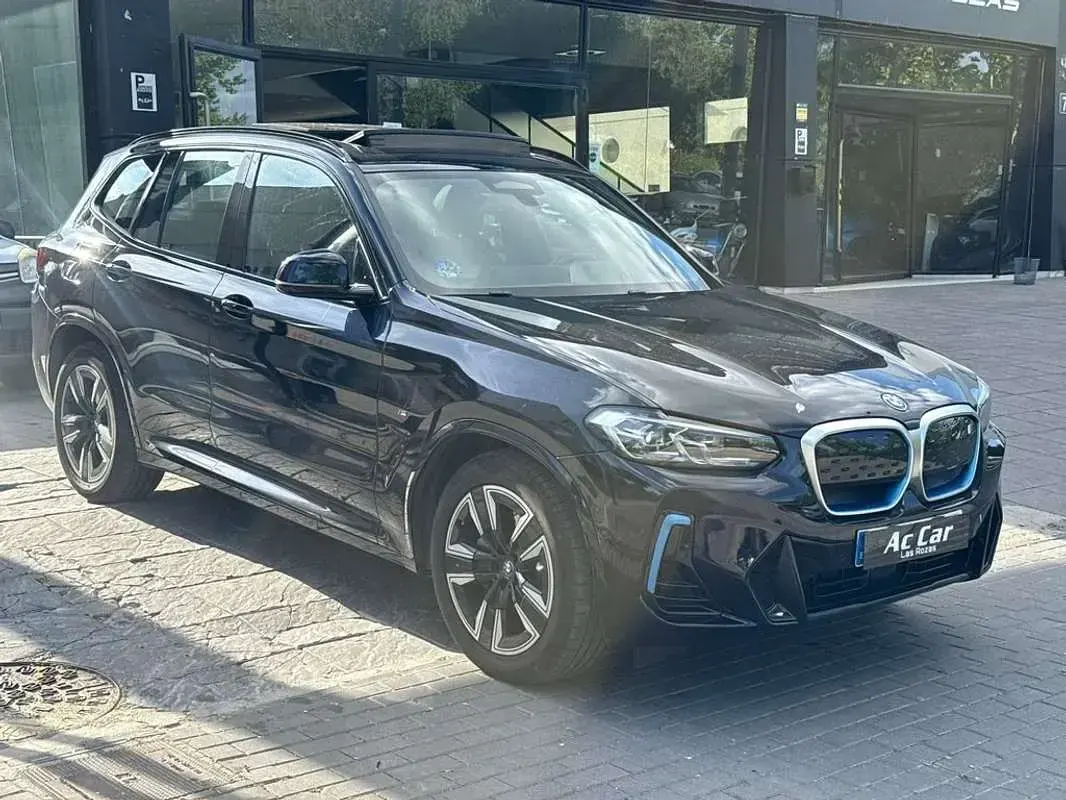 Usado BMW iX3 M Sport 210 kW (286 CV) 2022 Negro SUV