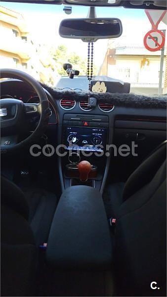 Usado Seat Exeo Sport 143 CV (105 kW) 2011 Rojo Familiar