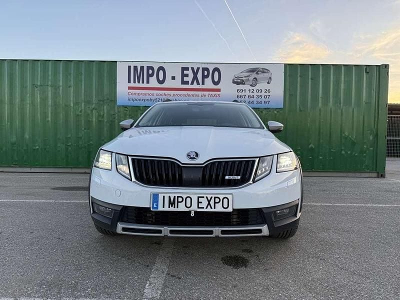 Usado Skoda Octavia 150 CV (110 kW) 2019 Blanco SUV