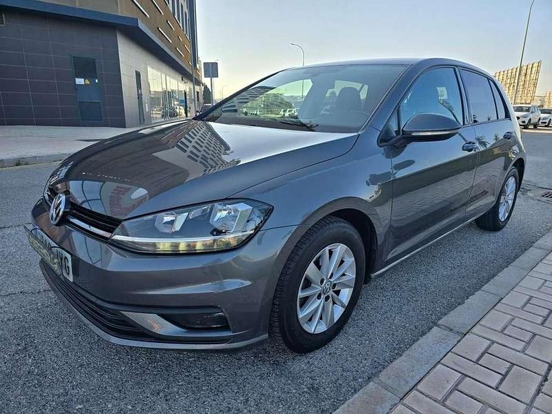 Usado VW Golf VII Advance 116 CV (85 kW) 2017 Gris Utilitario