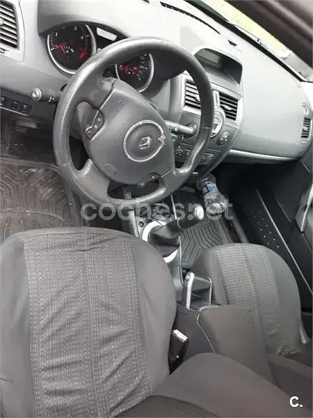 Usado Renault Mégane III Dynamique 85 CV (62 kW) 2008 Verde Berlina
