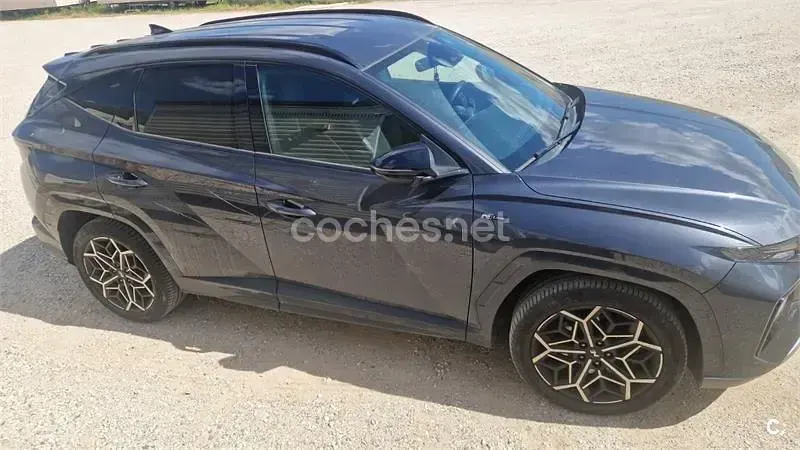 Usado Hyundai Tucson N Line 150 CV (110 kW) 2022 Gris / plata SUV