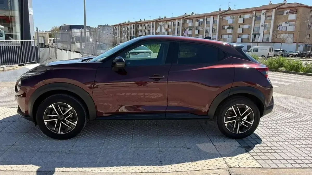 Usado Nissan Juke N-Connecta 113 CV (83 kW) 2025 Burdeos SUV