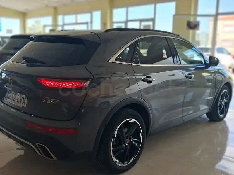 Usado DS Automobiles DS7 Crossback Performance 225 CV (165 kW) 2021 Gris / plata SUV