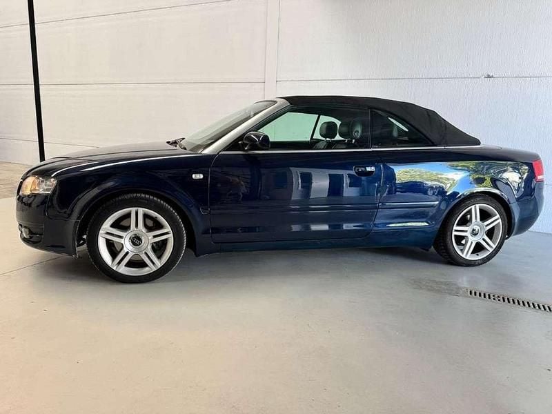 Usado Audi A4 Cabriolet 162 CV (119 kW) 2006 Azul Descapotable