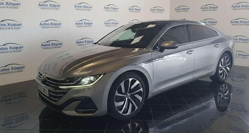 Usado VW Arteon R-line 190 CV (139 kW) 2023 Gris Coupe