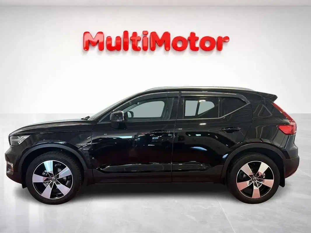 Begagnad Volvo XC40 Inscription 163 HK (119 kW) 2020 Svart SUV
