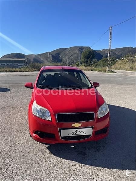 Usado Chevrolet Aveo LS 101 CV (74 kW) 2010 Rojo Berlina