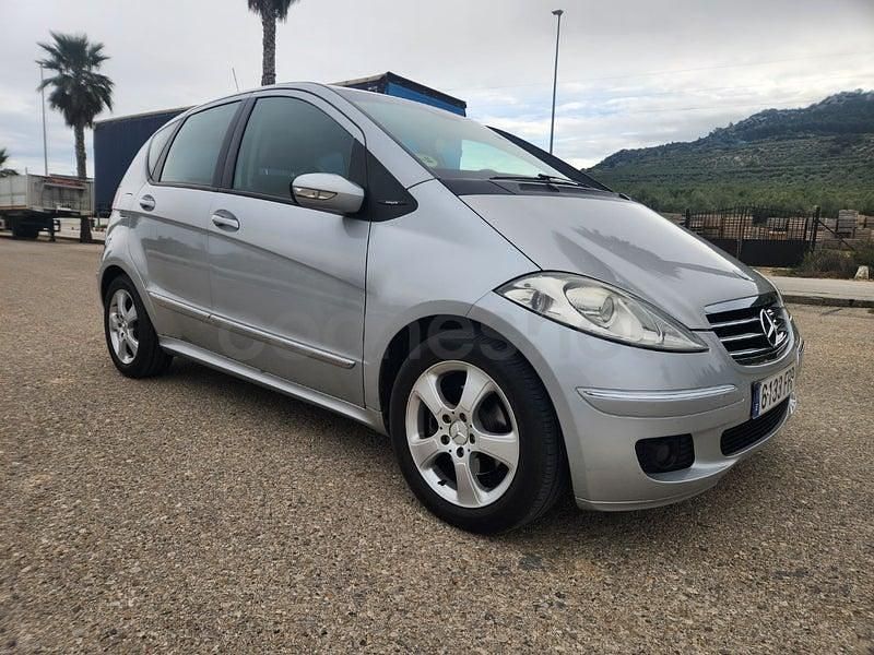 Usado Mercedes A180 Avantgarde 109 CV (80 kW) 2007 Gris / plata Monovolumen