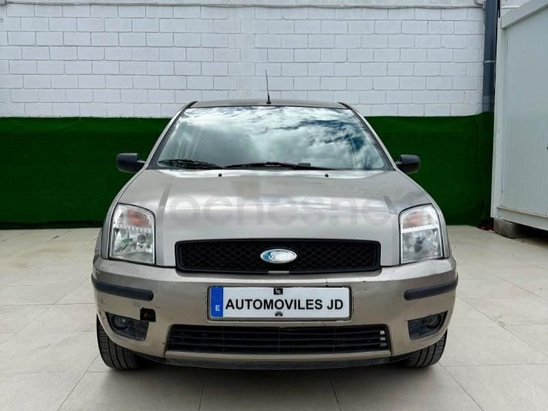 Usado Ford Fusion Trend 80 CV (58 kW) 2004 Beige Utilitario
