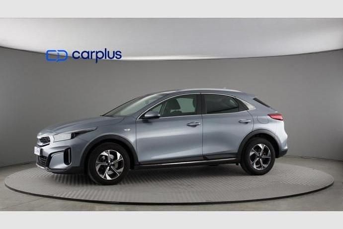 Usado Kia XCeed 120 CV (88 kW) 2022 Plateado SUV